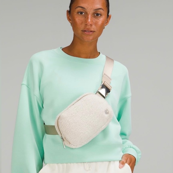 NWT Lululemon Fleece Everywhere Belt Bag Natural Ivory/Trench Color - Picture 2 of 10